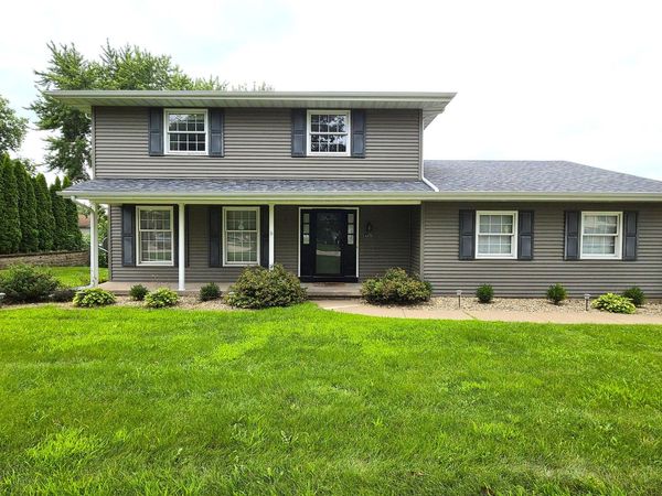 4470 18th Street, Bettendorf, IA 52722