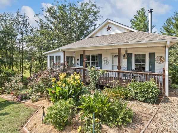 11 Dusty Lane, Leicester, NC 28748