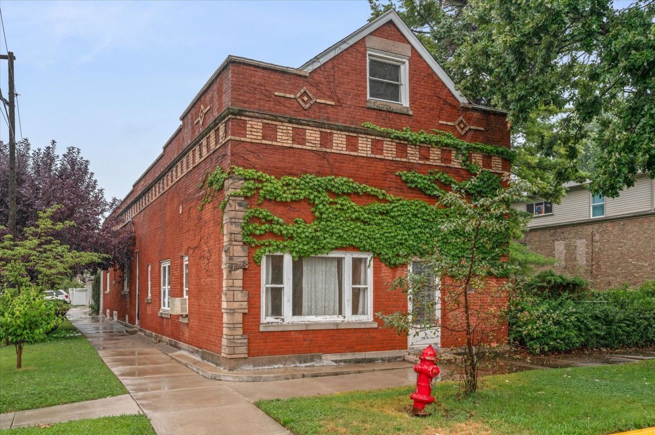 1346 Kenilworth Avenue , Berwyn, IL 60402 Main Photo