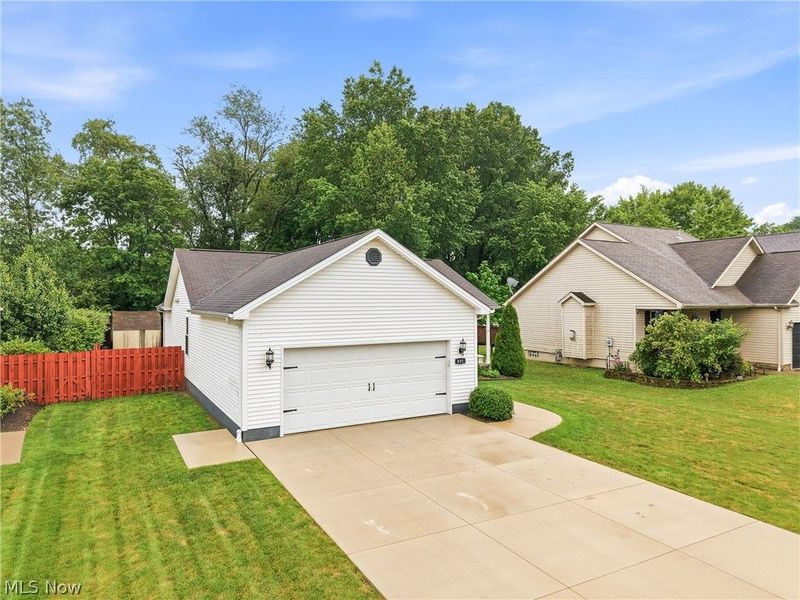 891 Jerry Drive, Hubbard, OH 44425 Photo 3