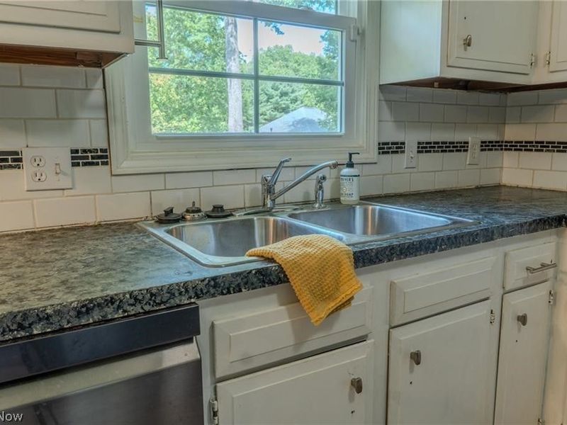 203 Albany Drive NW, Canton, OH 44708 Photo 17