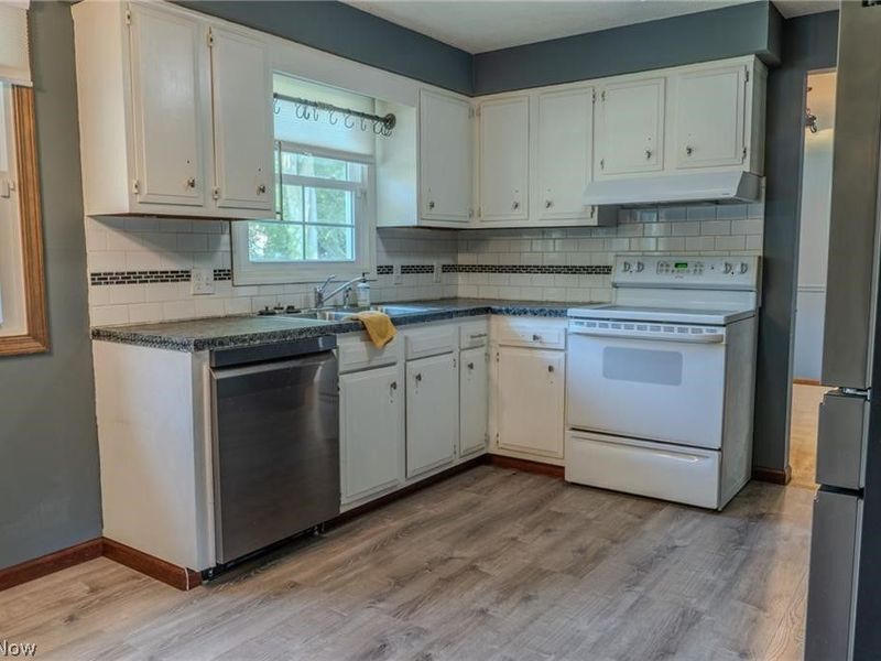 203 Albany Drive NW, Canton, OH 44708 Photo 18