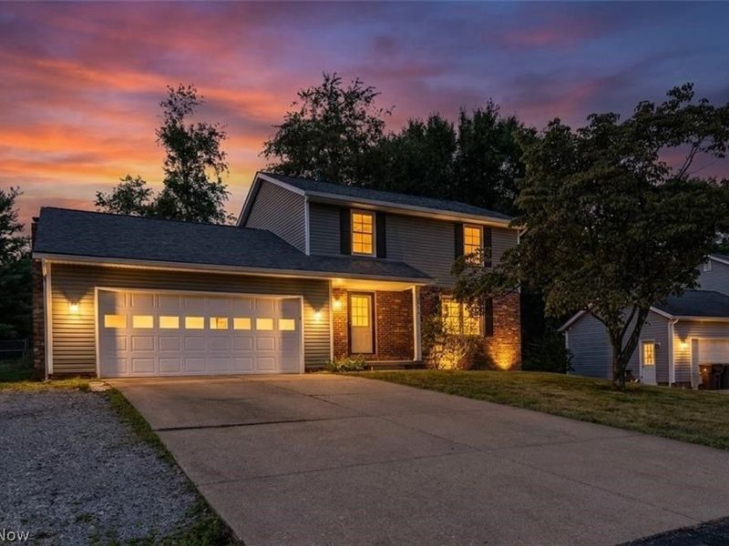 203 Albany Drive NW, Canton, OH 44708 Photo 2