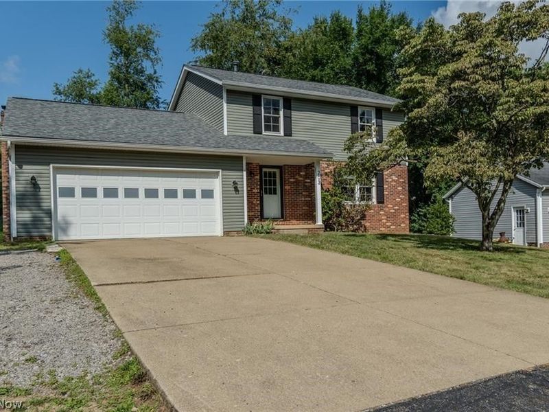 203 Albany Drive NW, Canton, OH 44708 Photo 3