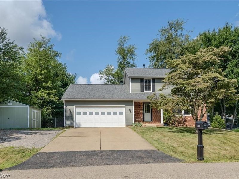 203 Albany Drive NW, Canton, OH 44708 Photo 5