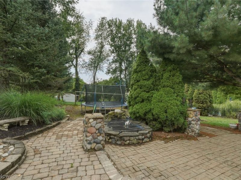 1970 Cherrywood Lane, Akron, OH 44312 Photo 7