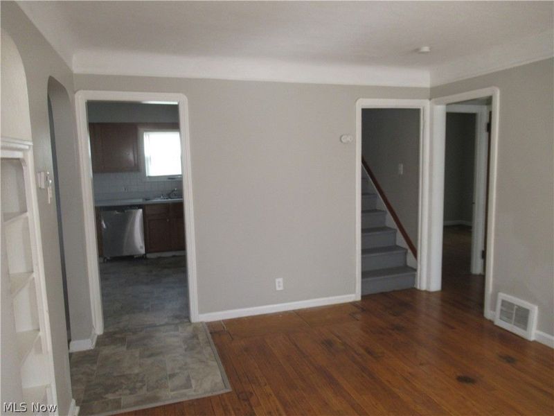 5203 Maplecrest Avenue , Parma, OH 44134 Photo 9