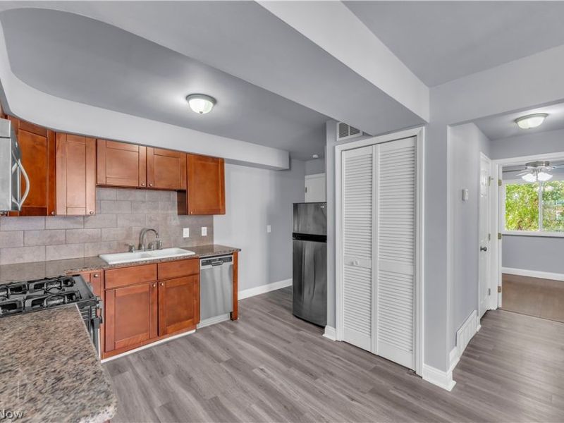 6156 Ridge Road , Unit 2/UP, Parma, OH 44129 Photo 9