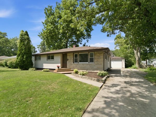 322 Oriole Avenue, Crown Point, IN 46307