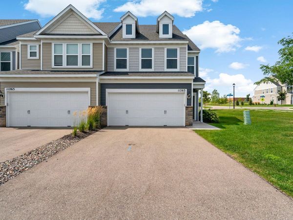 11263 Crestbury Drive, Woodbury, MN 55129