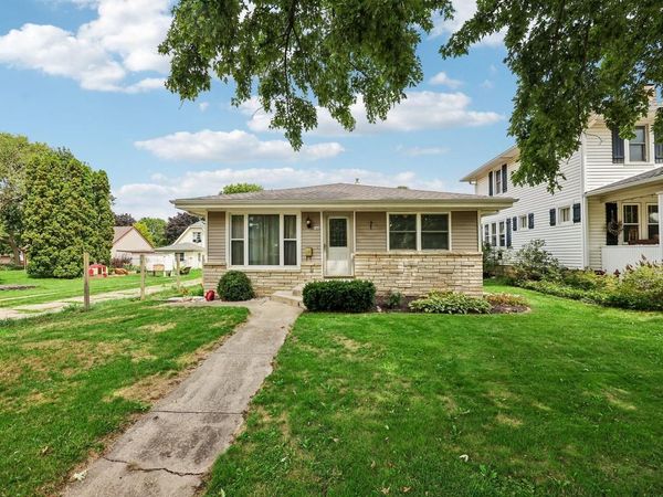146 Harrison AVENUE, Waukesha, WI 53186