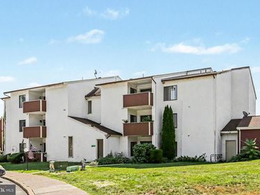 810 CHARLOTTE WAY , Unit 301, ENOLA, PA 17025