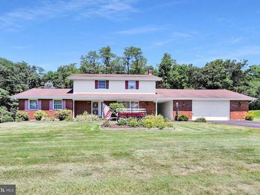 225 MOREA ROAD, FRACKVILLE, PA 17931