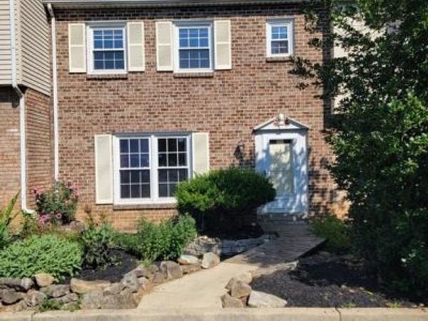 4517 N HEDGEROW DRIVE , ALLENTOWN, PA 18103