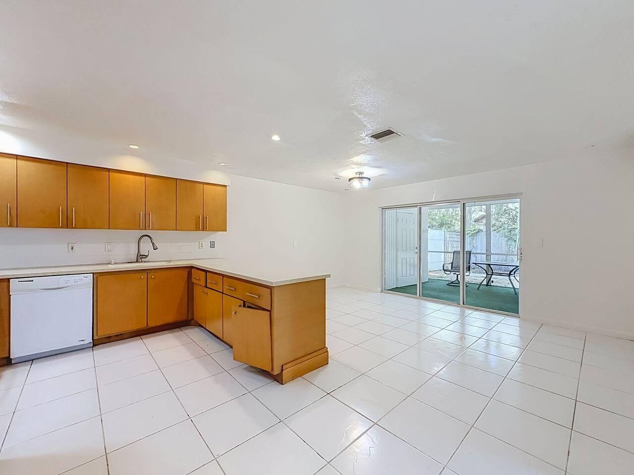 8971 NW 33rd Street, Unit E-W, Coral Springs, FL 33065 Photo