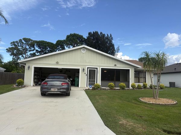 1641 SE CLEARMONT Street, Port St. Lucie, FL 34983