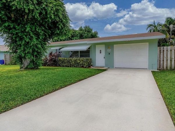 2038 SE MONROE Street, Stuart, FL 34997