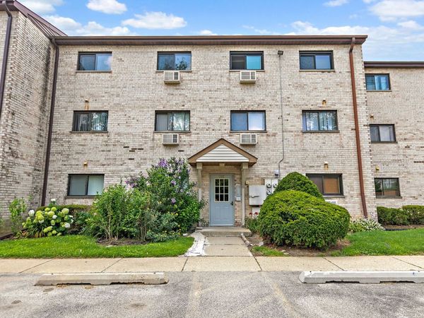 522 E Spruce Drive , Unit 1B, Palatine, IL 60074