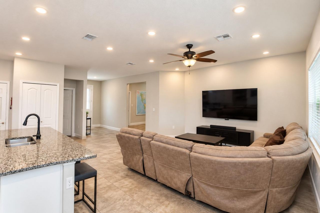 1013 SW Eureka Avenue, Port Saint Lucie, FL 34953 Photo