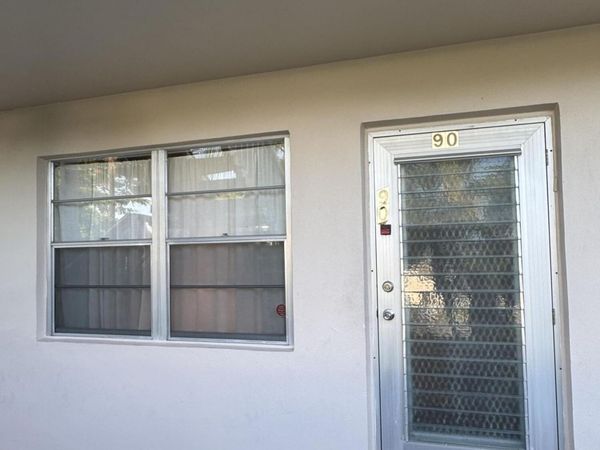 90 WINDSOR E, West Palm Beach, FL 33417