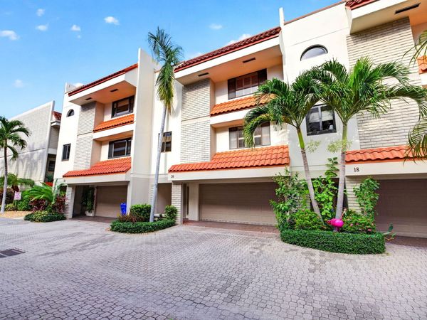 1401 NE 9th Street, Unit 20, Fort Lauderdale, FL 33304