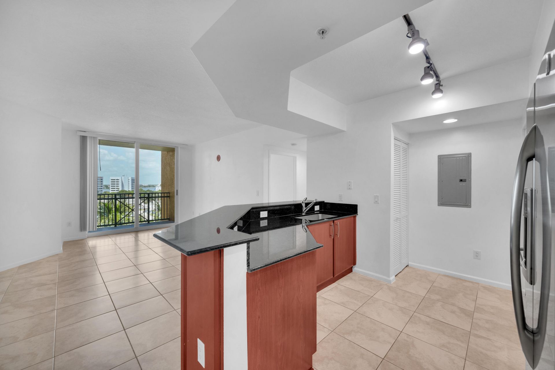 403 S Sapodilla Avenue, Unit 612, West Palm Beach, FL 33401 Photo