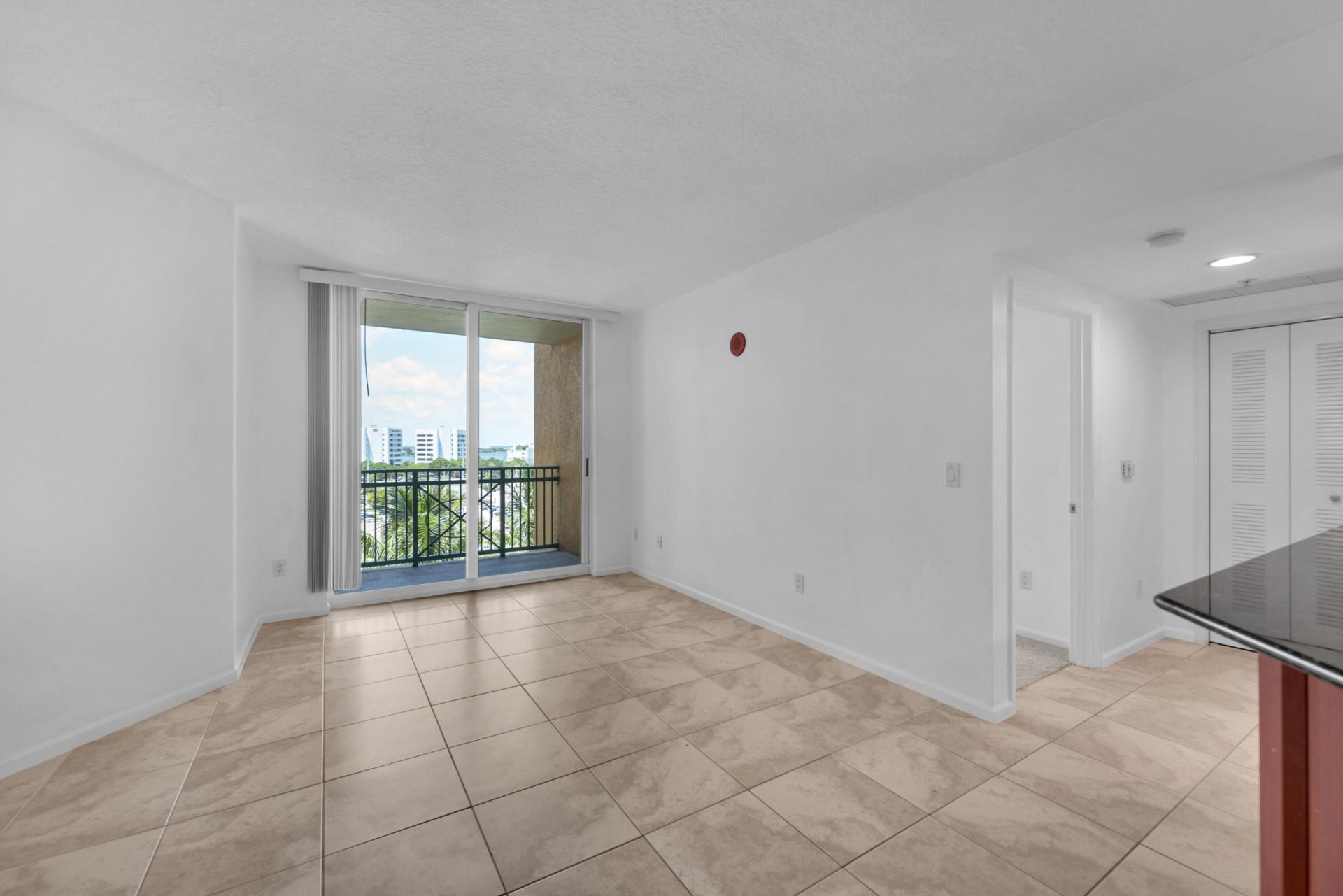 403 S Sapodilla Avenue, Unit 612, West Palm Beach, FL 33401 Photo