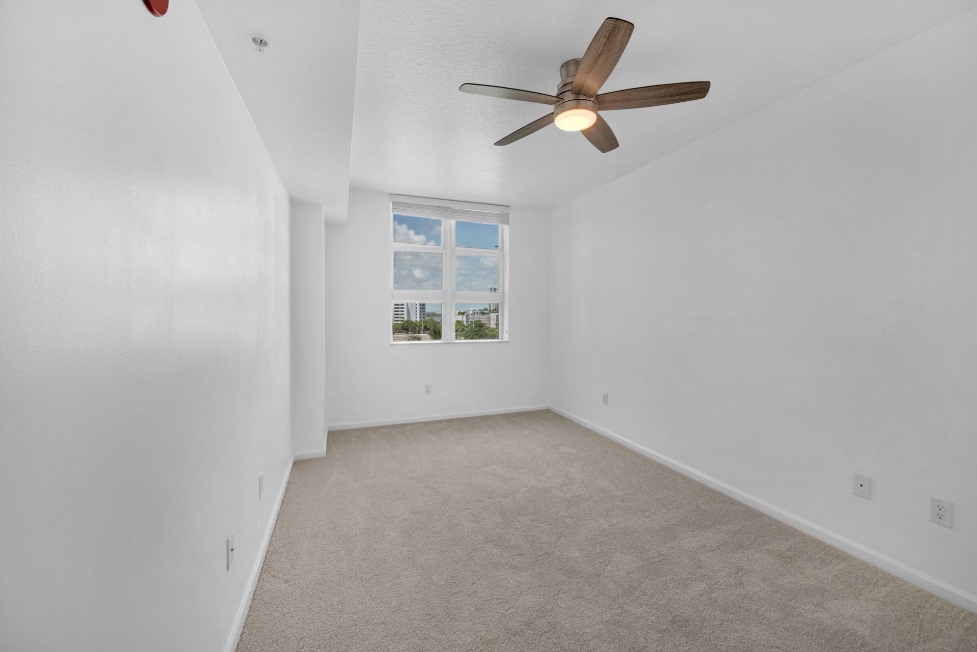 403 S Sapodilla Avenue, Unit 612, West Palm Beach, FL 33401 Photo