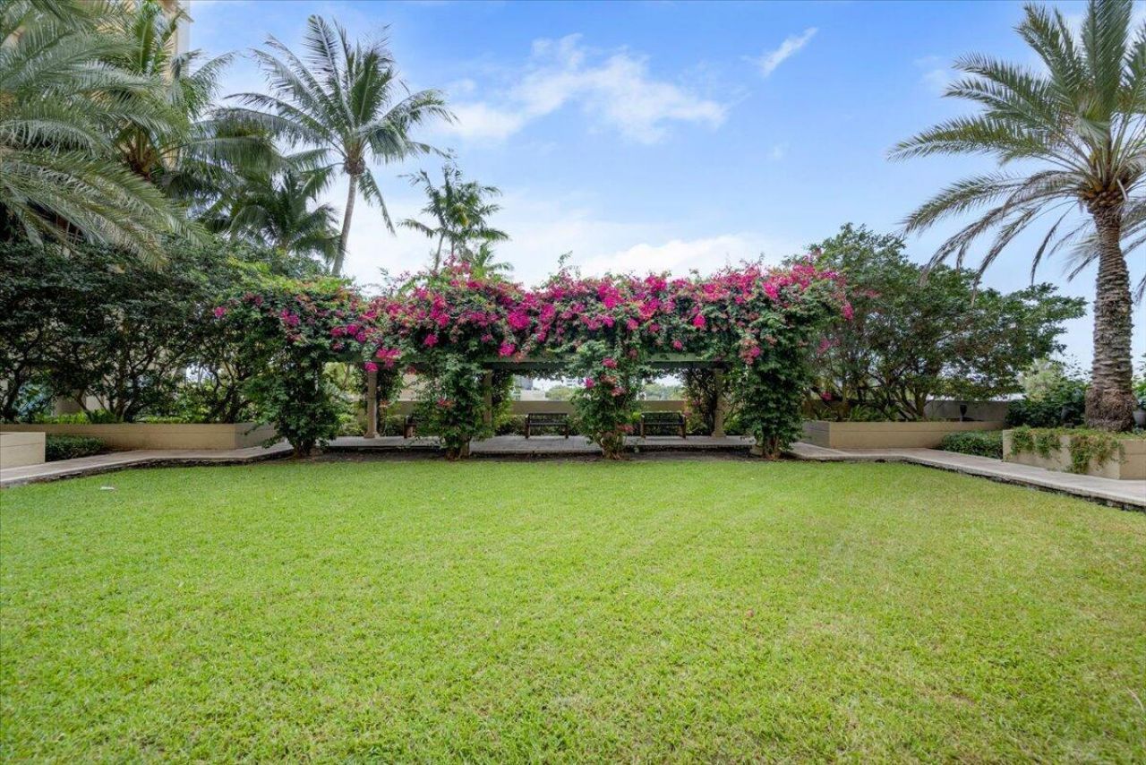 403 S Sapodilla Avenue, Unit 612, West Palm Beach, FL 33401 Photo