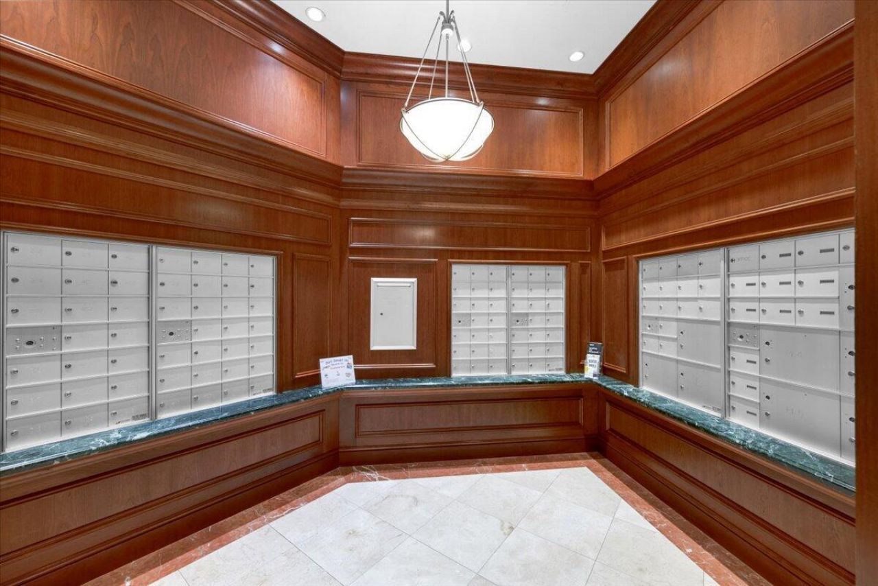 403 S Sapodilla Avenue, Unit 612, West Palm Beach, FL 33401 Photo