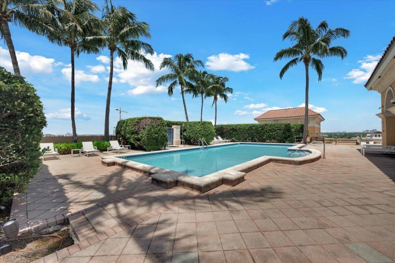 403 S Sapodilla Avenue, Unit 612, West Palm Beach, FL 33401 Photo