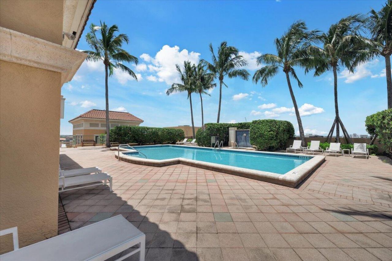403 S Sapodilla Avenue, Unit 612, West Palm Beach, FL 33401 Photo
