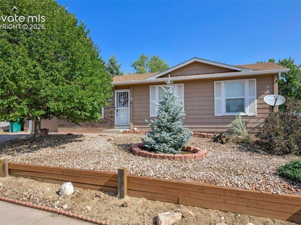 6830 Parkridge Court, Colorado Springs, CO 80915