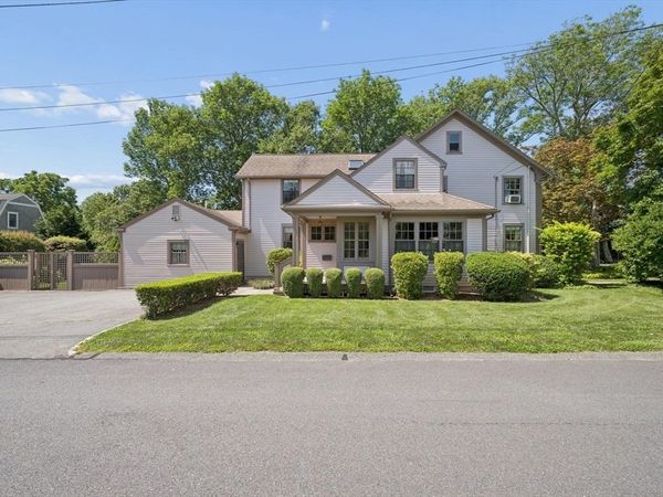 11 Prospect St, Dartmouth, MA 02748