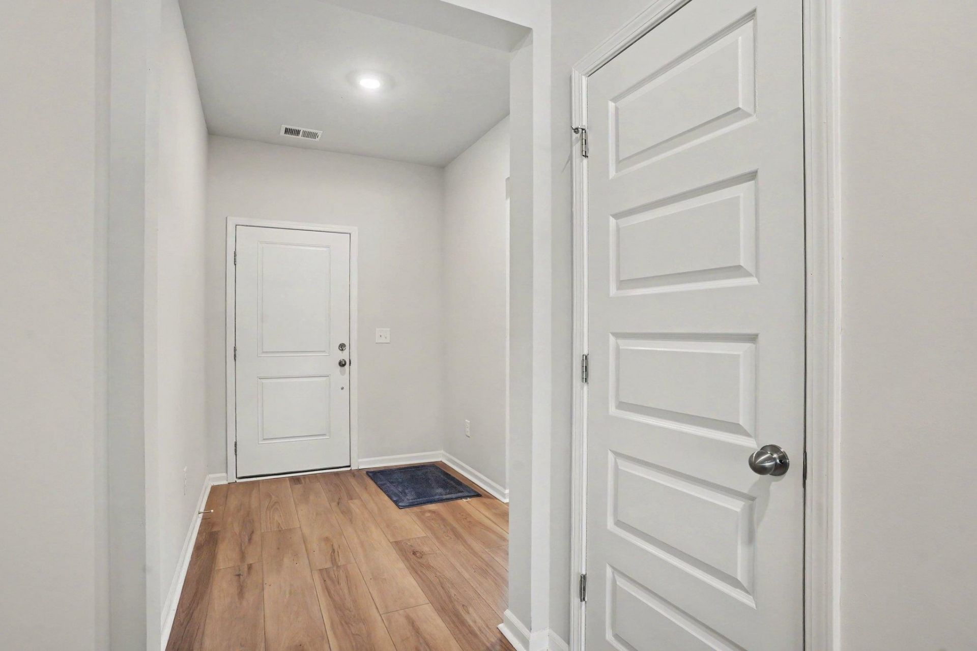 5015 Selene Ct. Photo 4