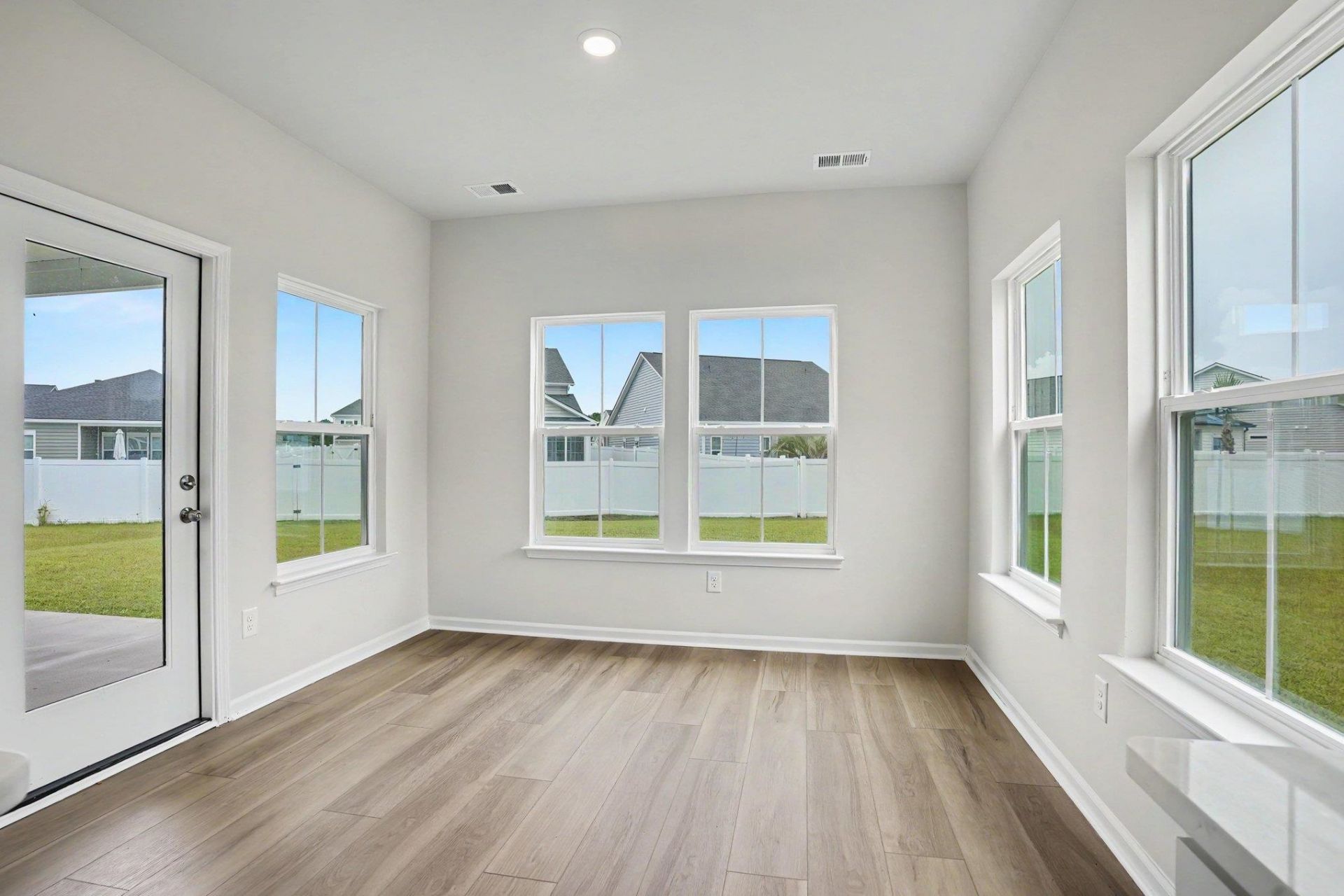 5015 Selene Ct. Photo 7