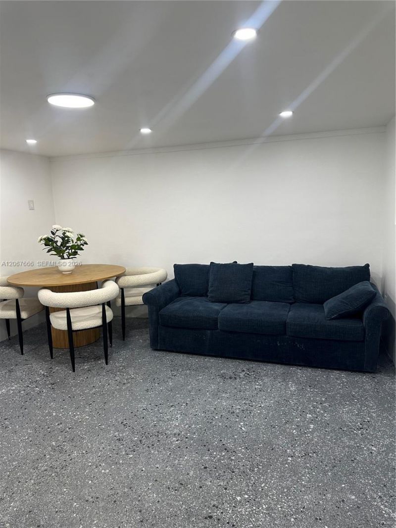 1725 NW 9th Ave , Unit Studio, Fort Lauderdale, FL 33311 Photo