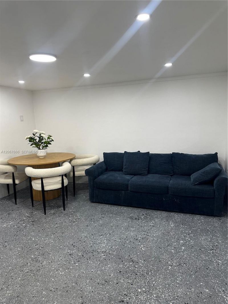 1725 NW 9th Ave , Unit Studio, Fort Lauderdale, FL 33311 Photo