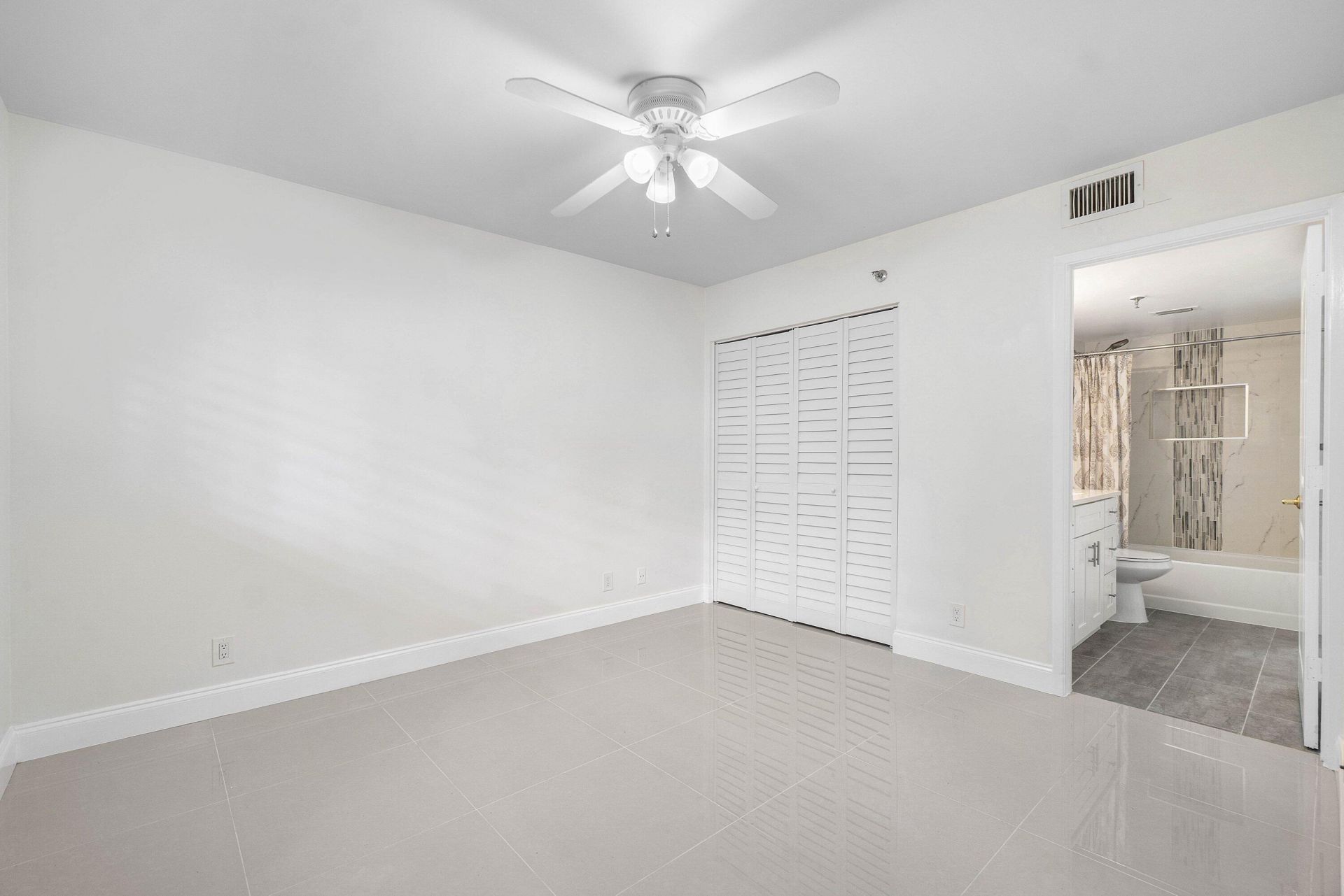 7290 Kinghurst Drive, Unit 106, Delray Beach, FL 33446 Photo