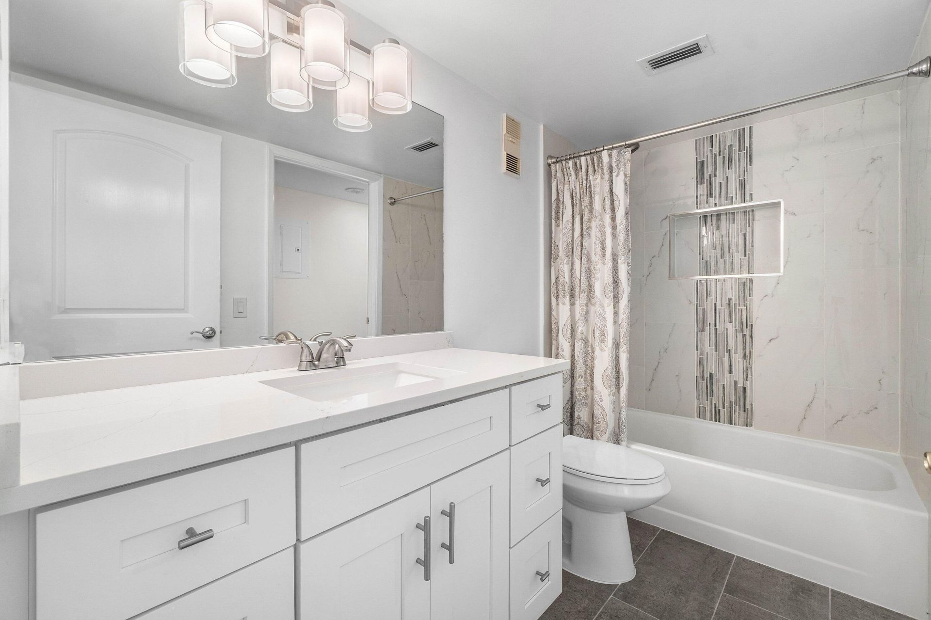 7290 Kinghurst Drive, Unit 106, Delray Beach, FL 33446 Photo