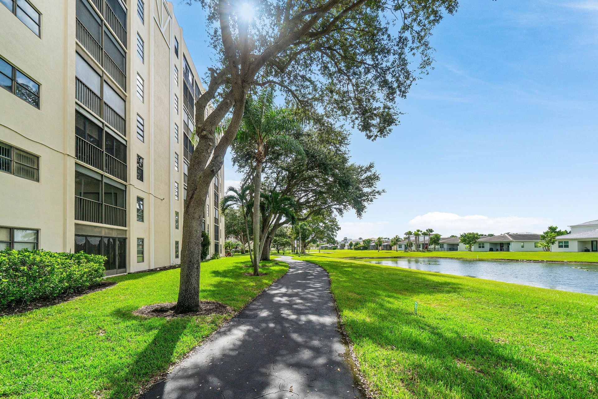 7290 Kinghurst Drive, Unit 106, Delray Beach, FL 33446 Photo