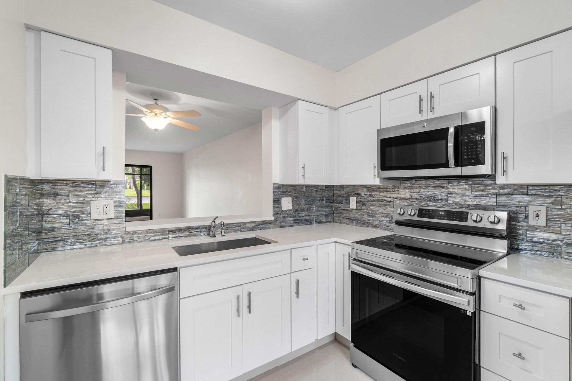 7290 Kinghurst Drive, Unit 106, Delray Beach, FL 33446 Photo