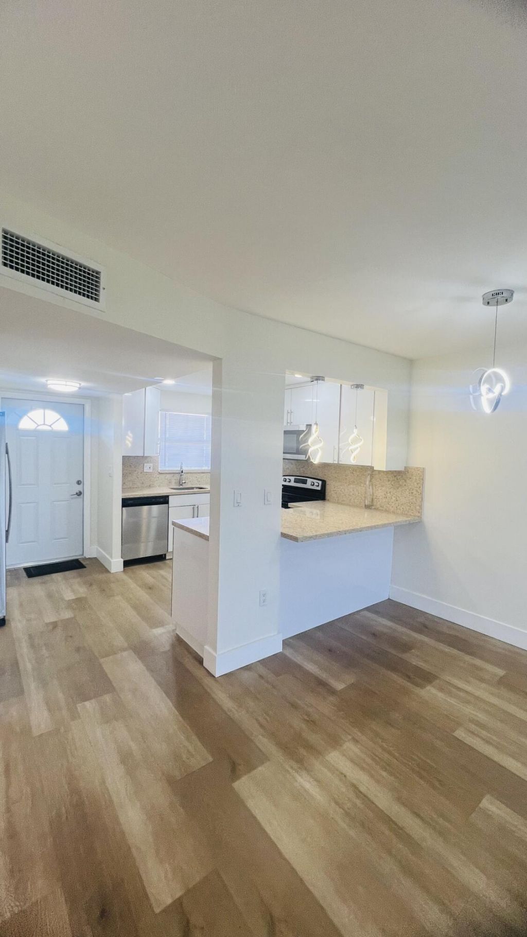 8345 Sunrise Lakes Boulevard, Unit 304, Sunrise, FL 33322 Photo