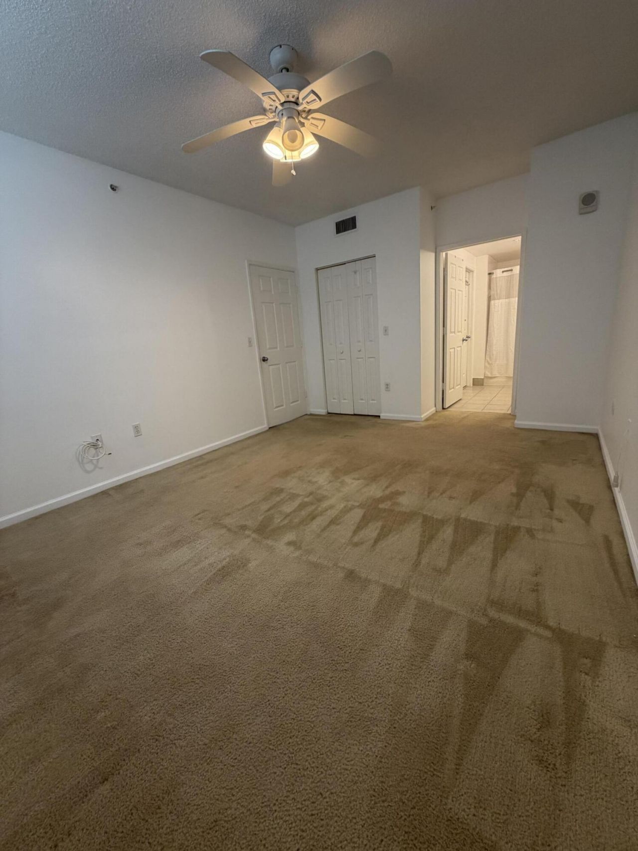 630 S Sapodilla Avenue, Unit 323, West Palm Beach, FL 33401 Photo