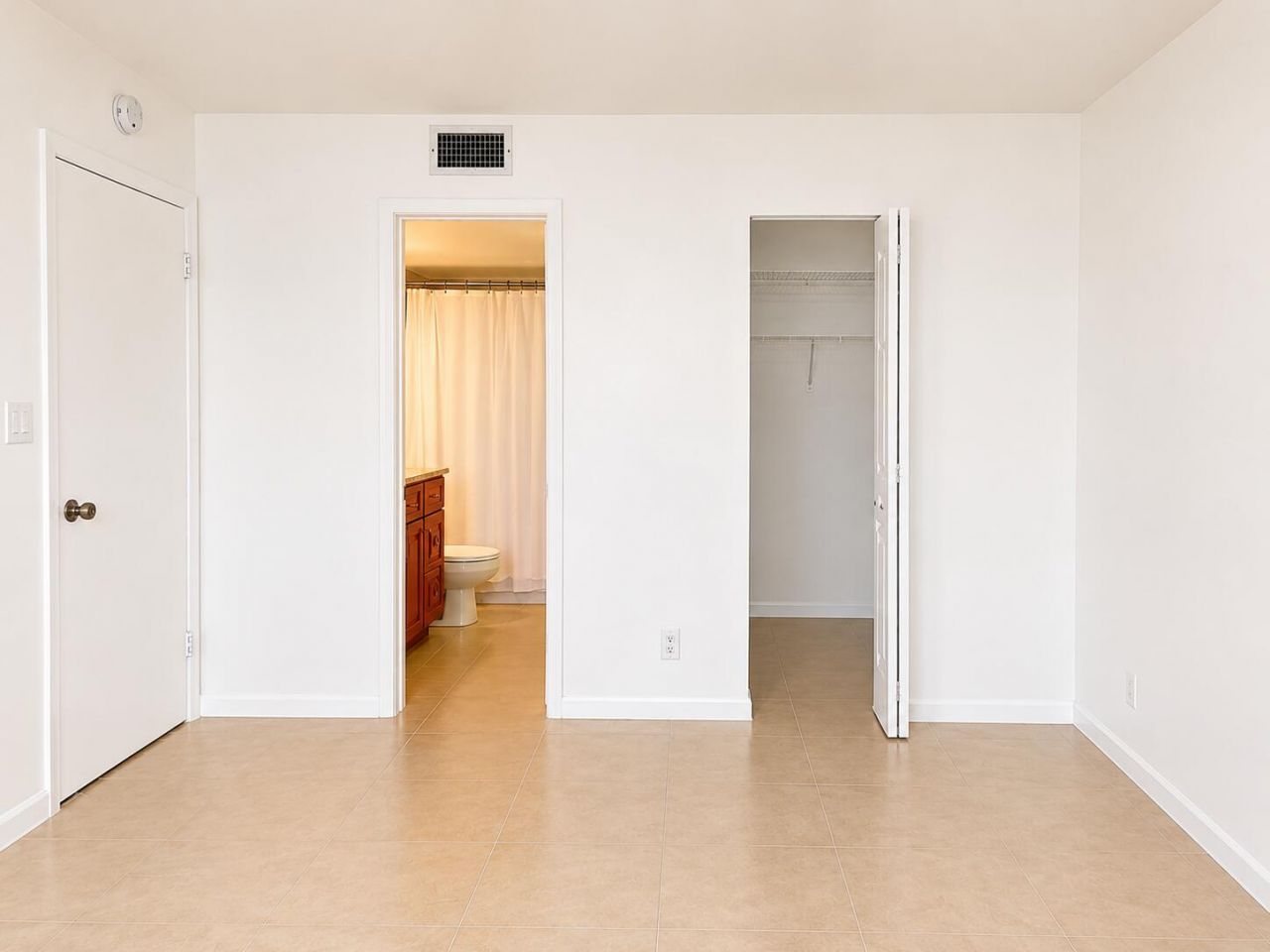 115 Lake Emerald Drive, Unit 210, Oakland Park, FL 33309 Photo