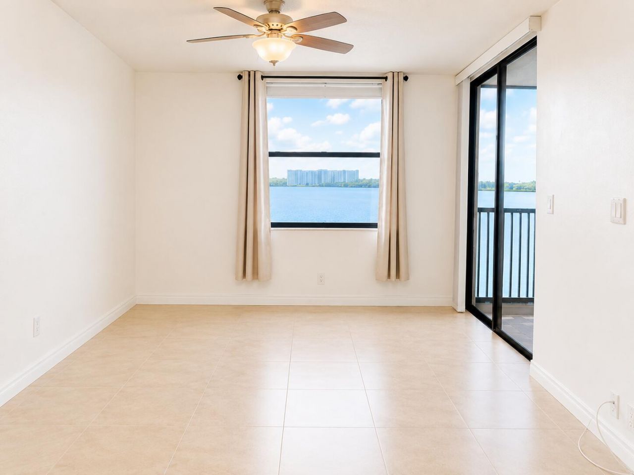 115 Lake Emerald Drive, Unit 210, Oakland Park, FL 33309 Photo