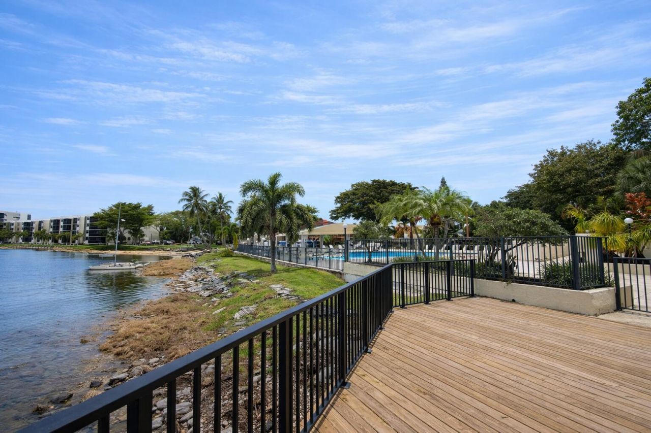115 Lake Emerald Drive, Unit 210, Oakland Park, FL 33309 Photo