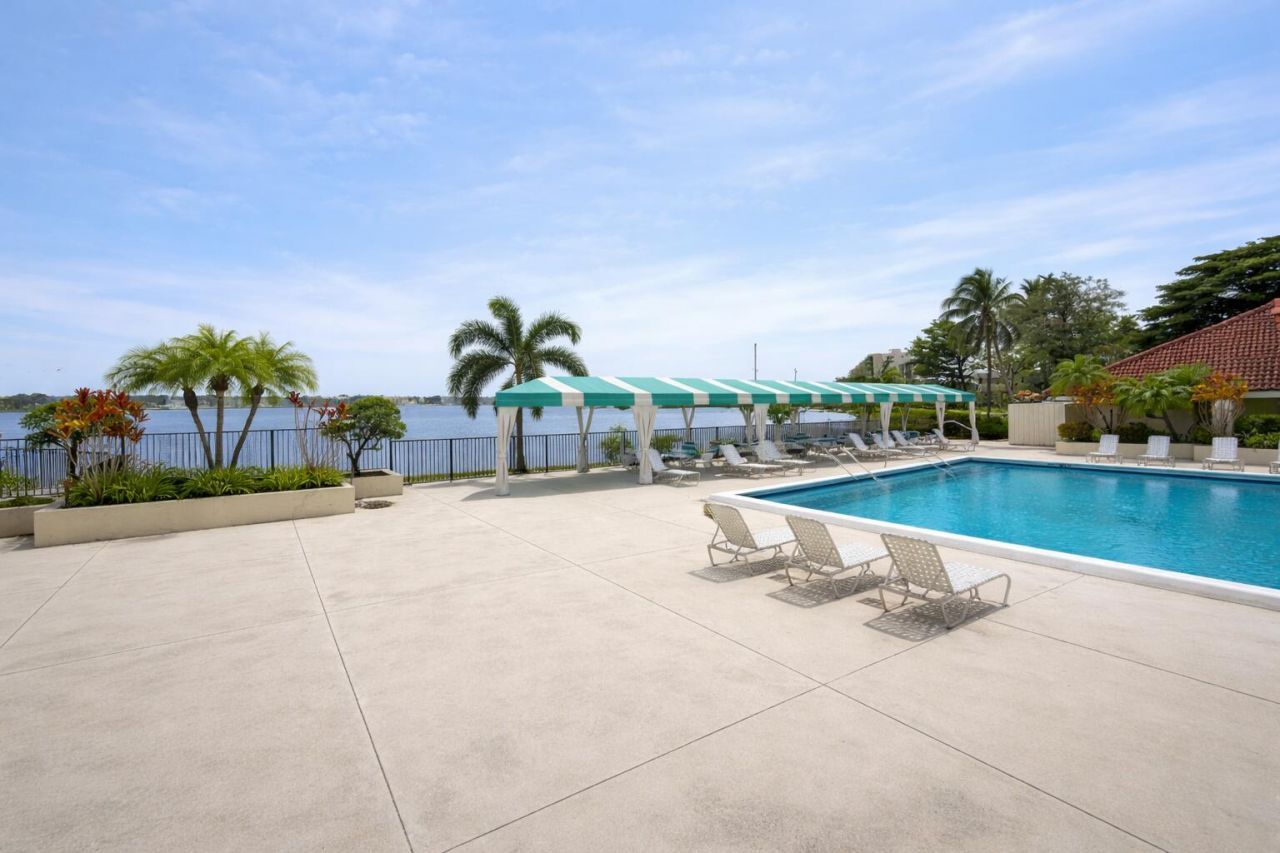115 Lake Emerald Drive, Unit 210, Oakland Park, FL 33309 Photo