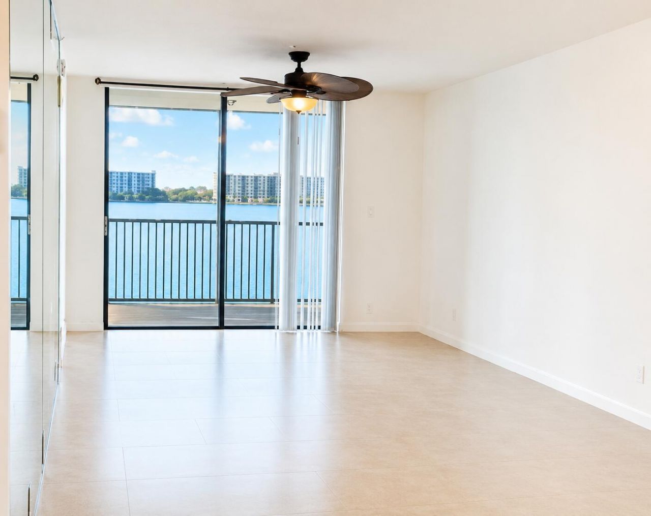 115 Lake Emerald Drive, Unit 210, Oakland Park, FL 33309 Photo