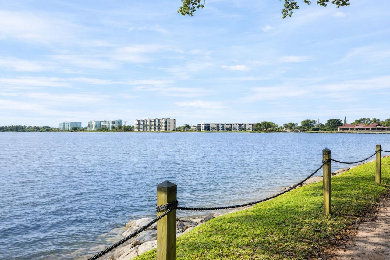 115 Lake Emerald Drive, Unit 210, Oakland Park, FL 33309 Photo